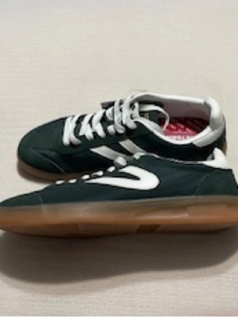 Tretorn Green Low-Top Sneakers with White Details - Picture 9 of 11